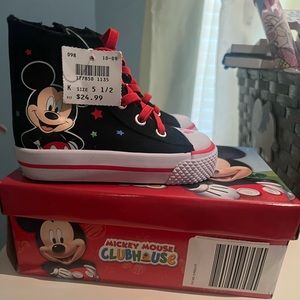 BRAND NEW MICKEY MOUSE SHOES SIZE 5.5 TODDLER.